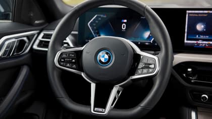 le volant d'une voiture