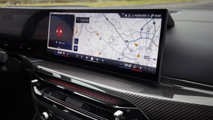 un écran sur une voiture
