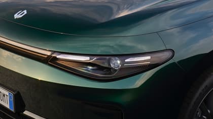 l'avant d'une voiture