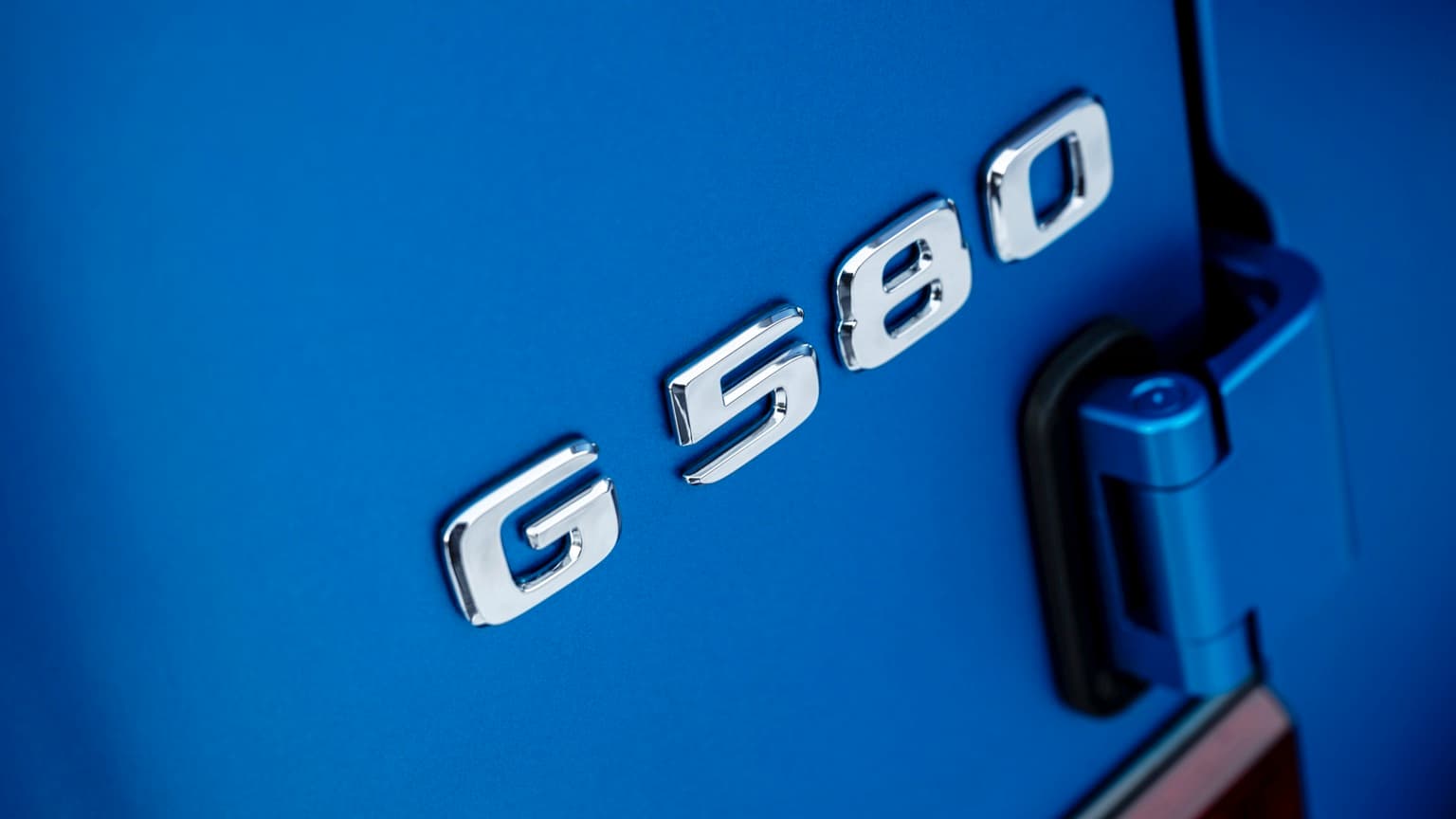 un gros plan d'une voiture