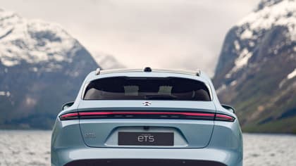 l'arrière d'une voiture