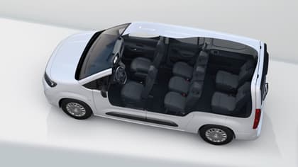 une voiture avec l'intérieur de la voiture