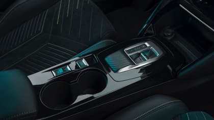 Gros plan sur une console de voiture