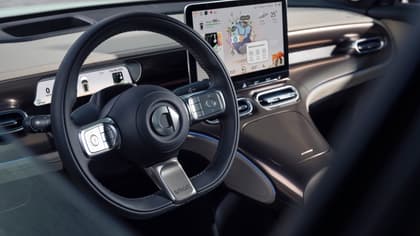 le volant et le tableau de bord d'une voiture
