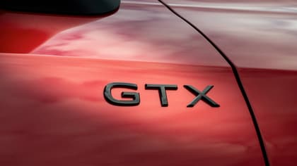 un gros plan d'une voiture
