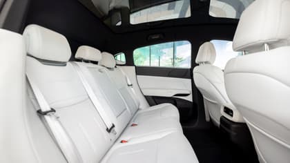les sièges arrière d'une voiture
