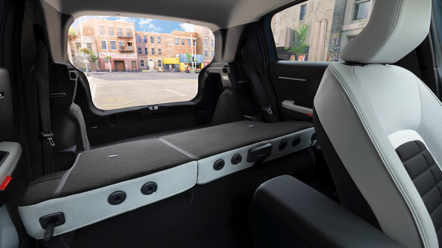 l'intérieur d'une voiture avec un siège et une fenêtre