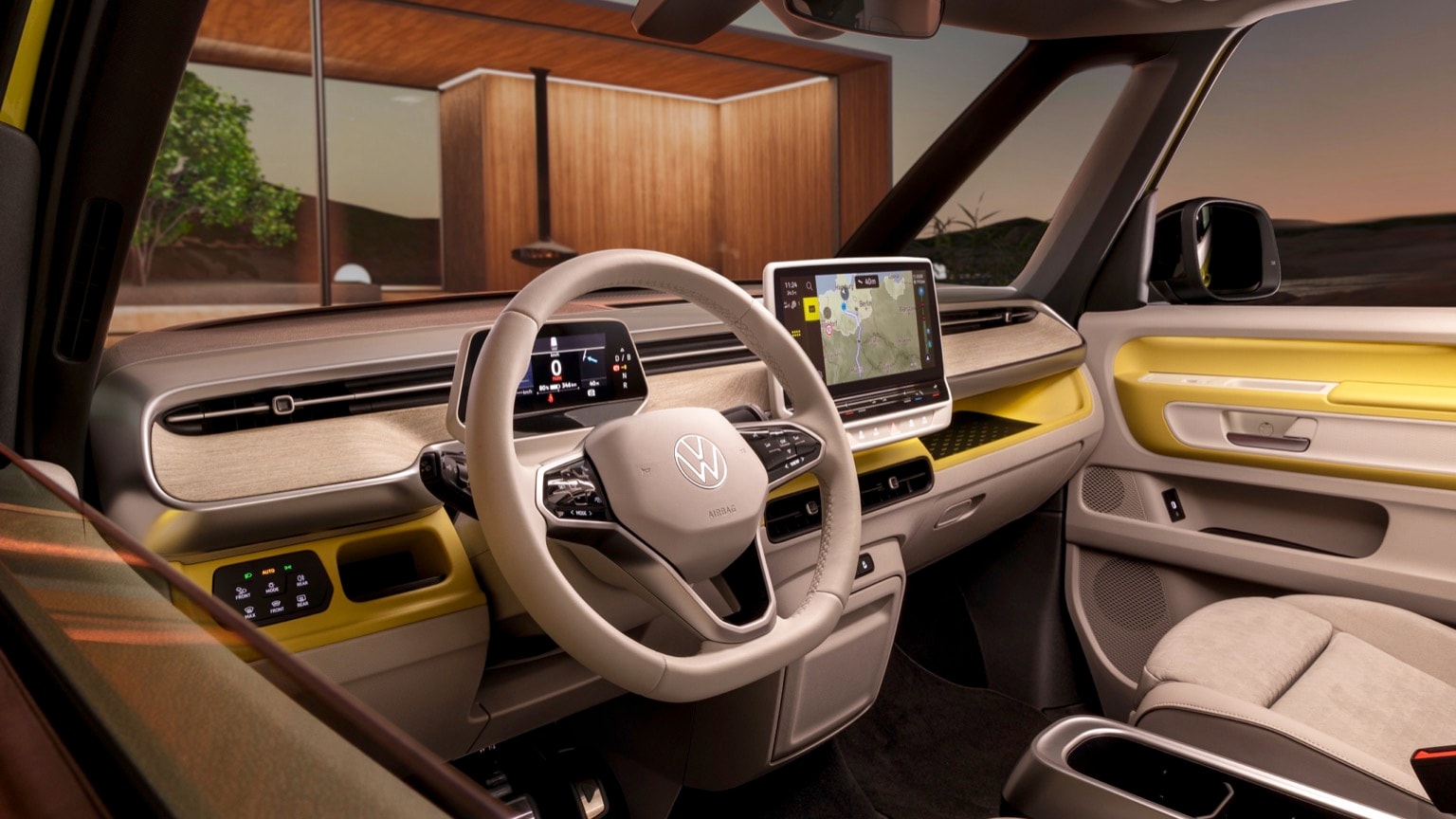 l'intérieur d'une voiture avec un volant et un GPS