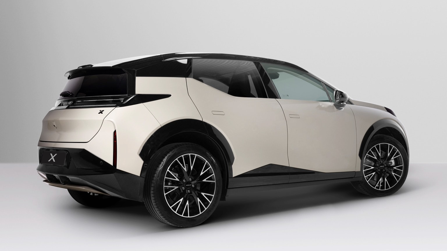 une voiture blanche et noire