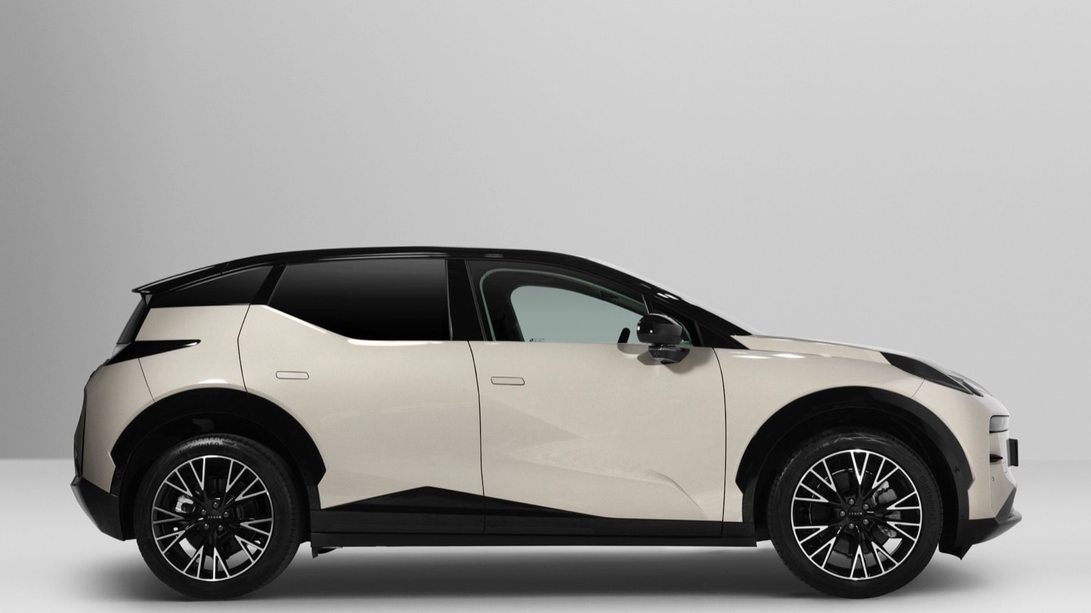 une voiture blanche et noire